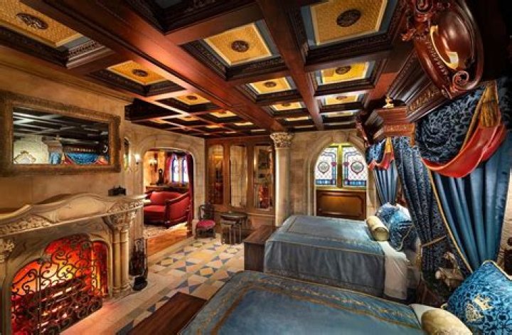 Can you rent Cinderella's castle Suite?