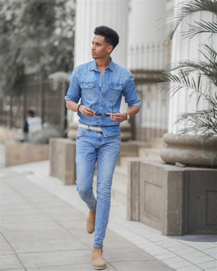 Is it OK to wear jeans at a wedding?