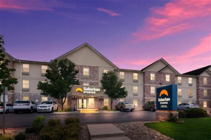 What is suburban hotel?